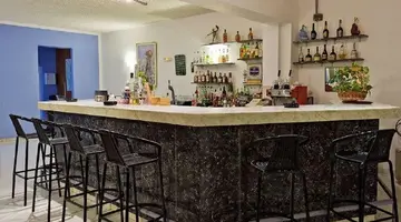 Trianta Apartments