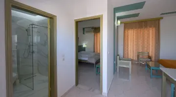 Trianta Apartments