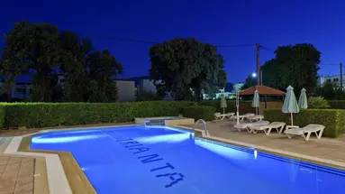 Trianta Apartments