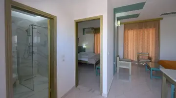 Trianta Apartments