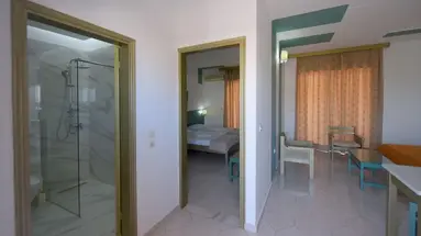 Trianta Apartments