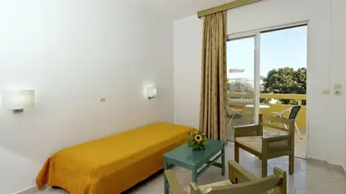 Trianta Apartments