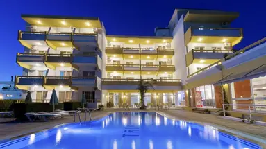 Trianta Apartments