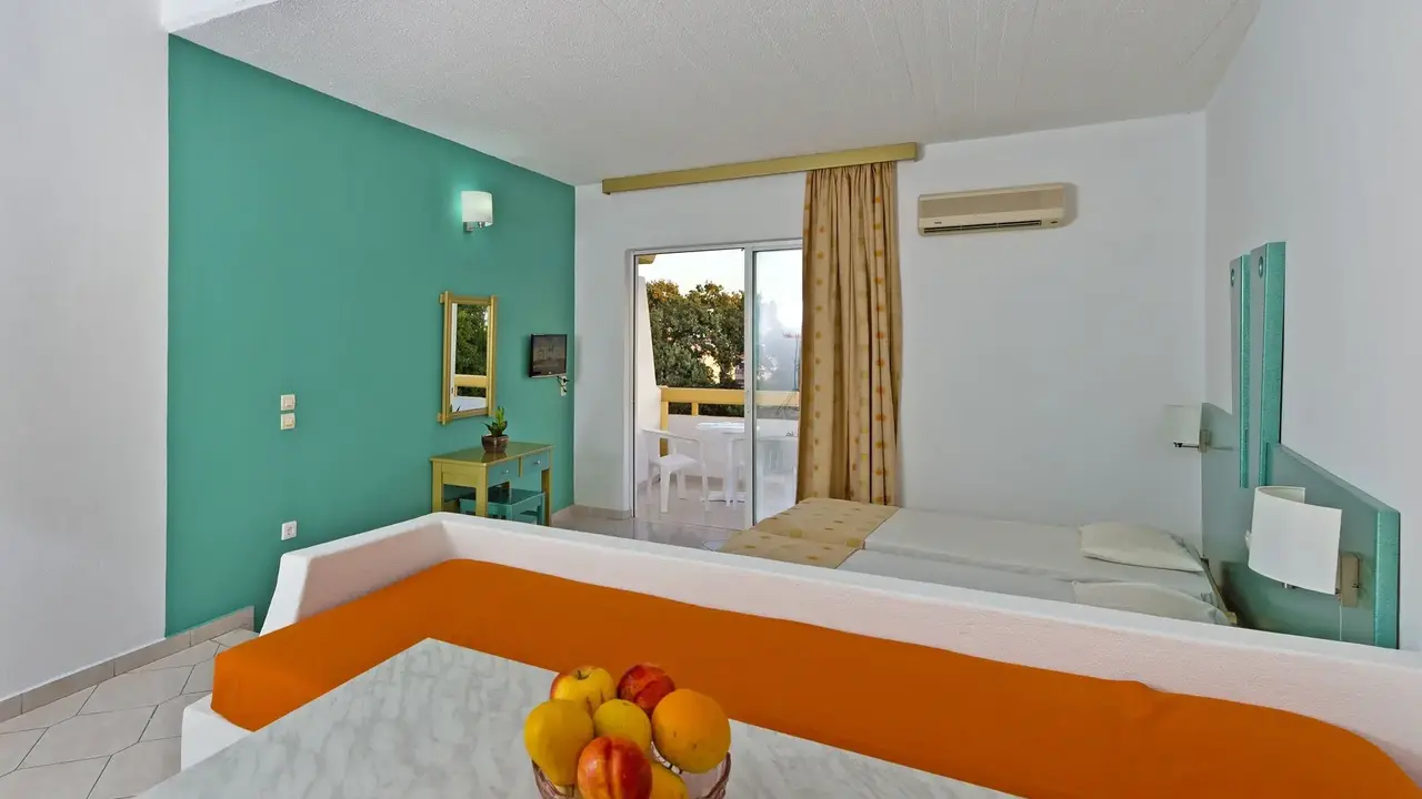 Trianta Apartments