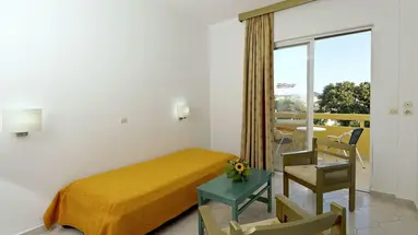 Trianta Apartments