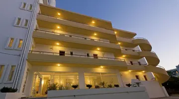 Trianta Apartments