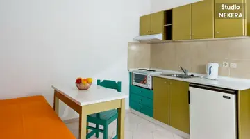 Trianta Apartments