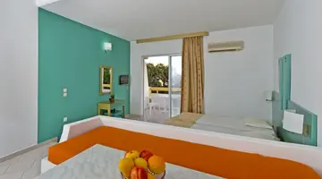 Trianta Apartments