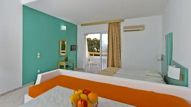 Trianta Apartments