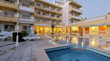 Trianta Apartments
