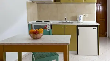 Trianta Apartments