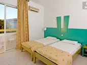 Trianta Apartments