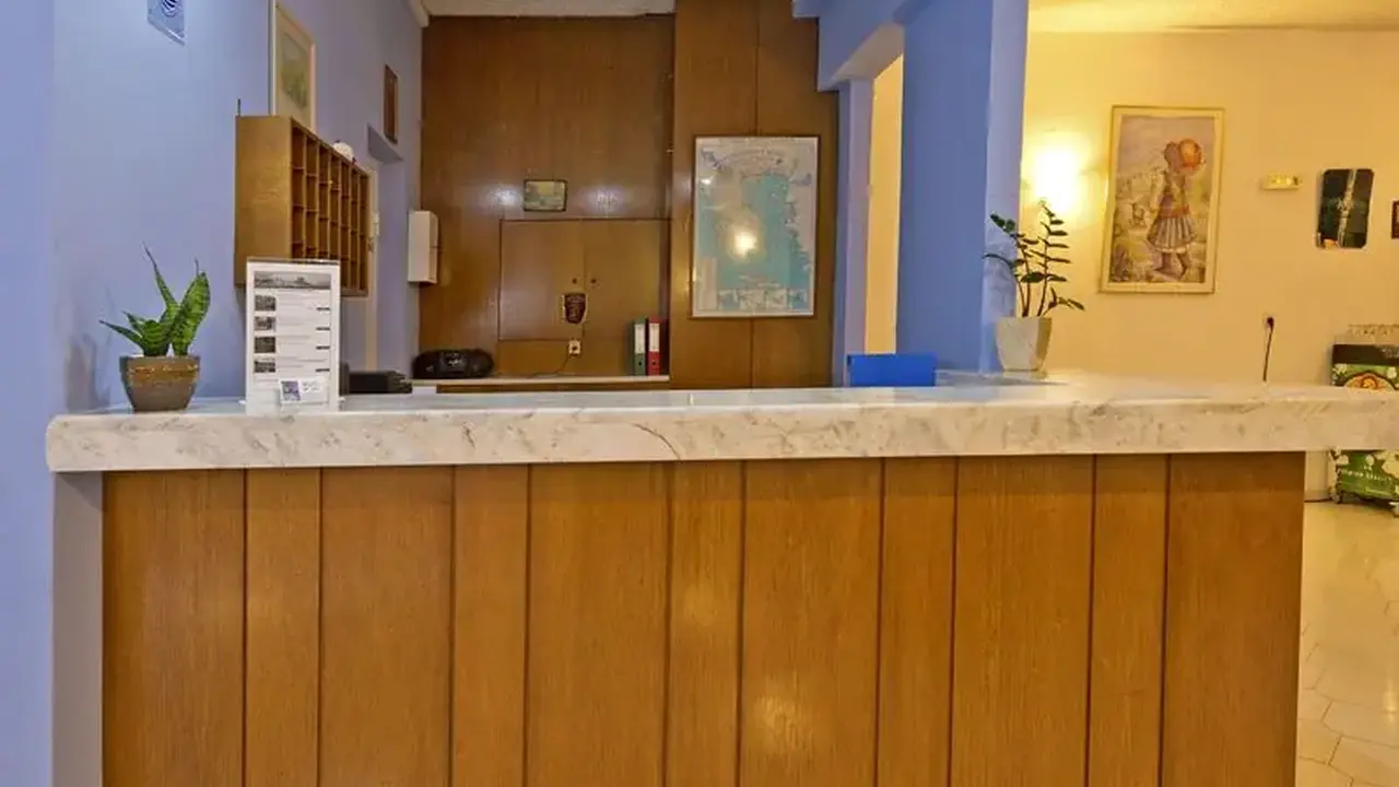 Trianta Apartments