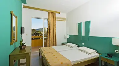 Trianta Apartments