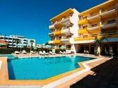 Trianta Hotel Apartmentos