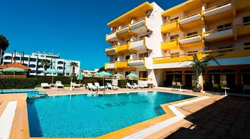Trianta Hotel Apartmentos