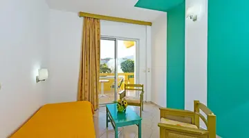 Trianta Hotel Apartmentos