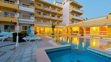 Trianta Hotel Apartmentos