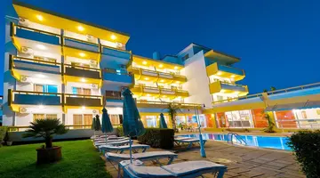 Trianta Hotel Apartmentos
