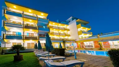 Trianta Hotel Apartmentos