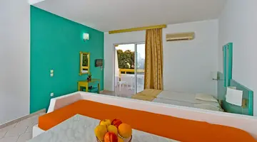 Trianta Hotel Apartmentos