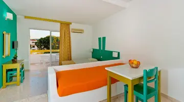 Trianta Hotel Apartmentos