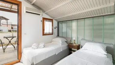 Trikorfo Beach Villas