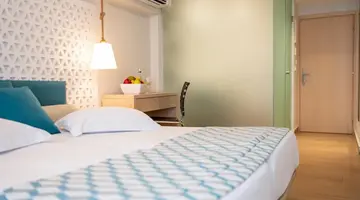 Triton Hotel