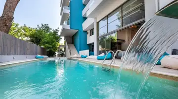 Triton Hotel