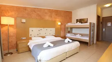 Tropical Hotel