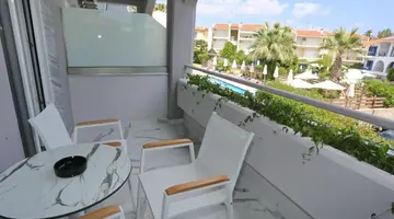 TROPICAL HOTEL