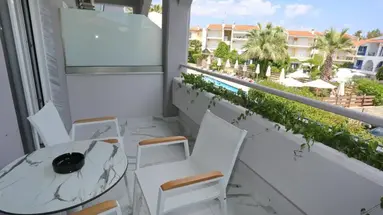 TROPICAL HOTEL