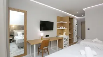 Tropical Hotel