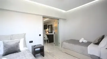 Tropical Hotel