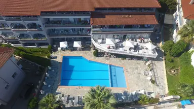TROPICAL HOTEL