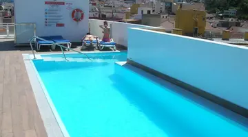 Tropical Hotel