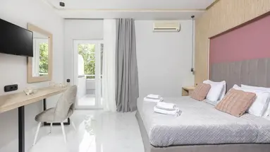 TROPICAL HOTEL