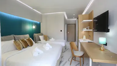TROPICAL HOTEL