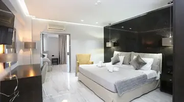 Tropical Hotel