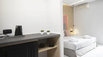 TROPICAL HOTEL