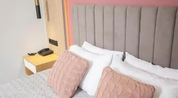 TROPICAL HOTEL