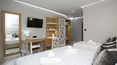 TROPICAL HOTEL