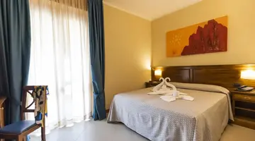 TROPIS HOTEL