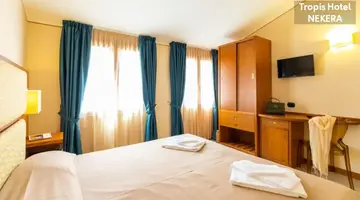 TROPIS HOTEL
