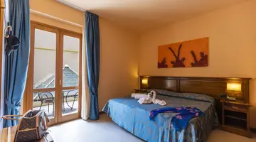 TROPIS HOTEL