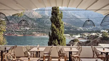 TROULIS APART HOTEL