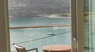 TROULIS APART HOTEL