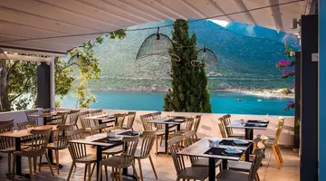 TROULIS APART HOTEL