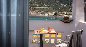 TROULIS APART HOTEL