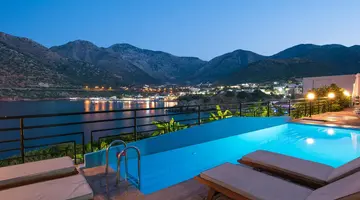TROULIS APART HOTEL